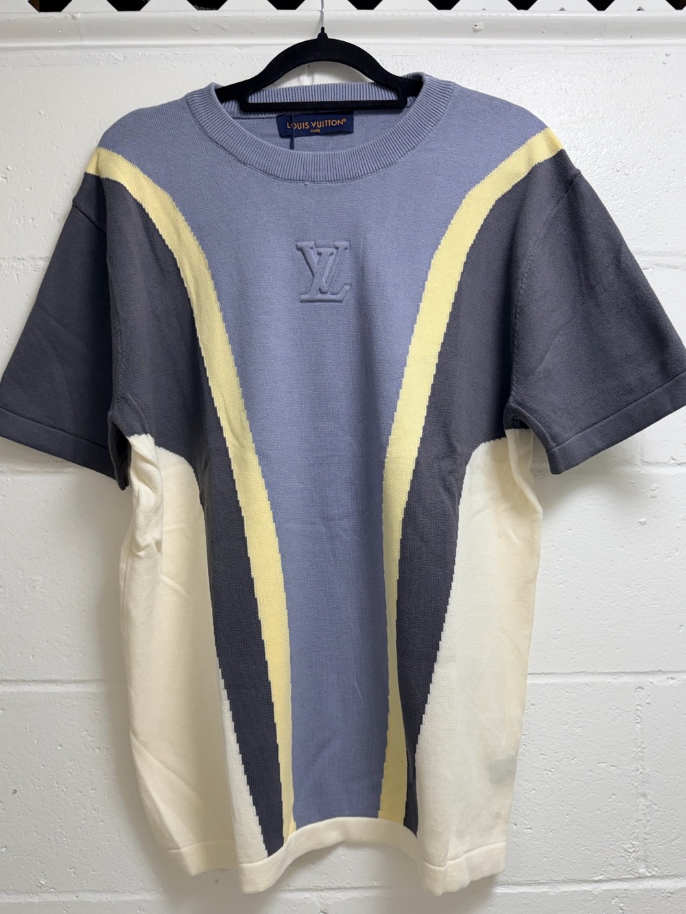 Louis Vuitton Short-Sleeve Colorblock Crewneck Tee — Blue, Gray & Cream